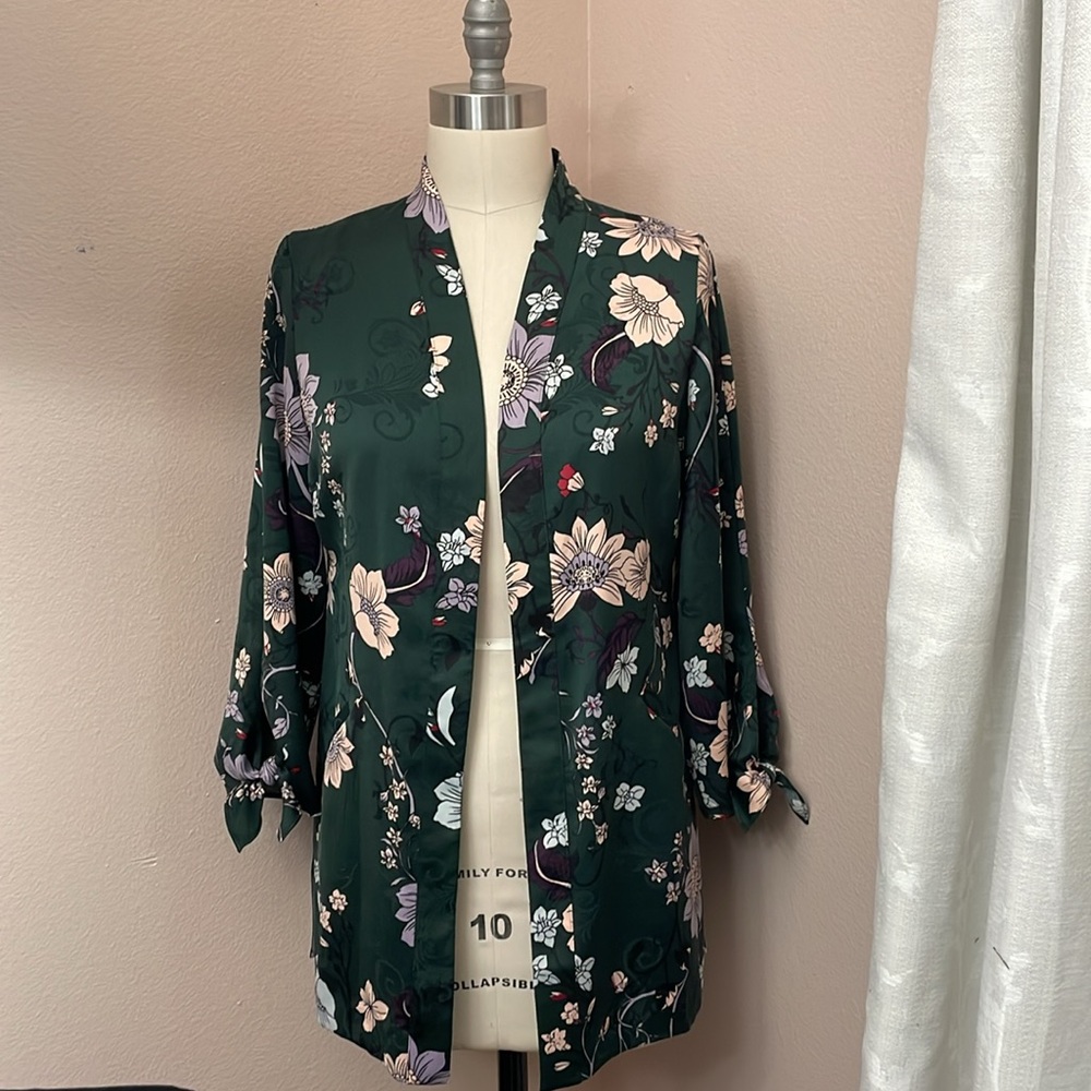 Chico’s green floral kimono silky jacket cardigan size 4/6